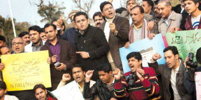 Journos condemn attack on Express team